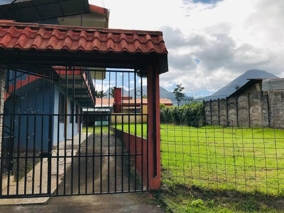 Apartamento Vista Al Arenal Apartment La Fortuna Bagian luar foto